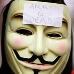 "Анонимните": Пуснете Асандж или ще си платите! 