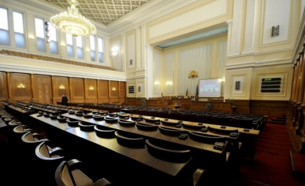 12 постоянни комисии в парламента вече са съставени