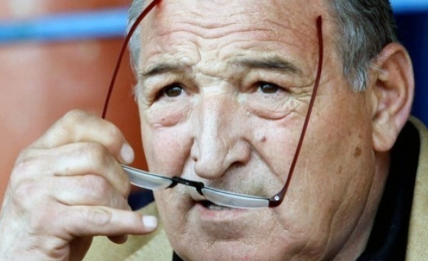 Димитър Пенев: Бербатов е към края на кариерата си 