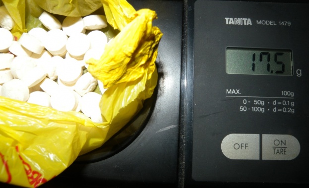 Заловиха 145 000 таблетки с наркотик, внесени от България в Турция