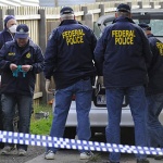 Един човек е убит и двама са тежко ранени при нападение с нож в Сидни