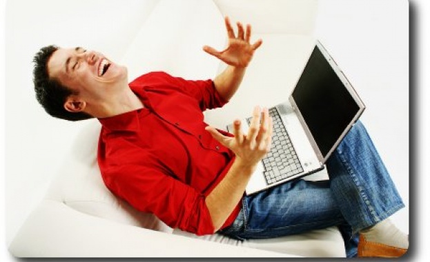 Още щом се появим на нашата земя започваме да играем