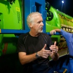 Режисьорът Джеймс Камерън разработи дизайна на слънчеви батерии