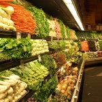 Доматите и краставиците продължават да поевтиняват по тържищата