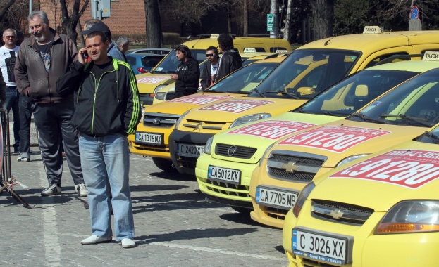 Възрастта за таксиметровите автомобили може да отпадне