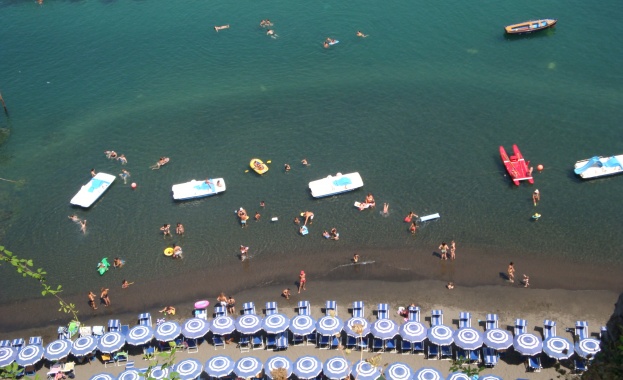 Хотелиери анулират ранни резервации за почивка в Гърция