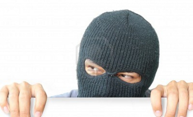 Неизвестни нарушители проникнали в супермаркет в Германия си направиха пикник