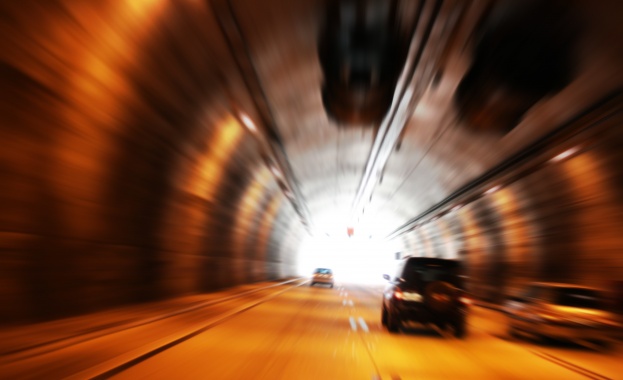Обследват тунелите по автомагистрала „Струма“