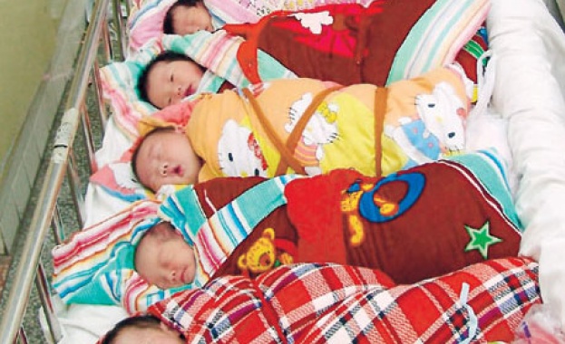 Китай с най-ниска раждаемост от 70 години 