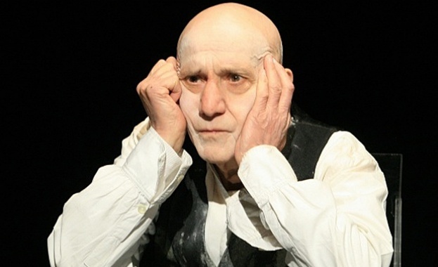 По повод 90 годишнината от рождението на легендарния актьор издателство Книгомания