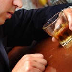 Злоупотребата с алкохол води до безсъние