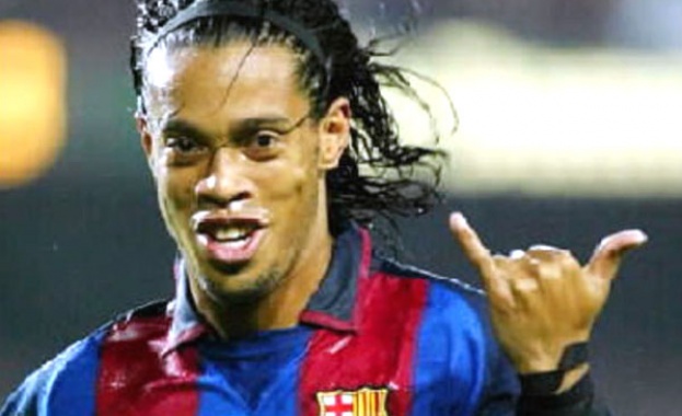 Световният шампион Роналдиньо е бил арестуван в Парагвай заедно с