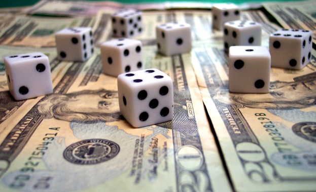 Онлайн хазартът е глобална индустрия но правилата са различни в