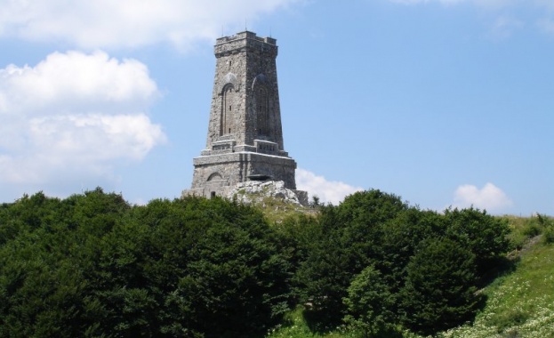 Българи от всички краища на страната пристигнаха на Шипка 