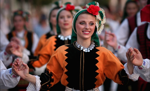 Народни обичаи и събор на билкарите на Етъра