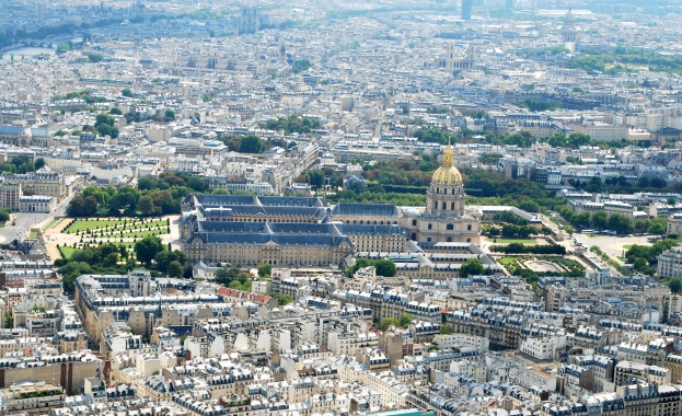 Българският фенер се счупи в Париж 
