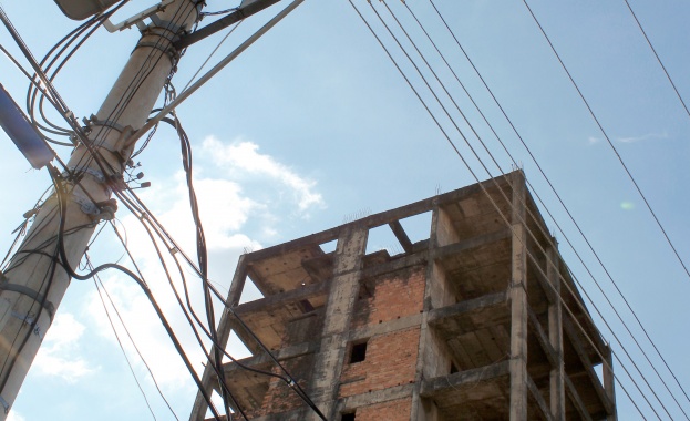 Дете е пребито и захвърлено в изоставена сграда в Ямбол