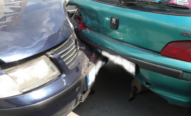 Катастрофа затруднява движението по пътя Добрич Силистра в района