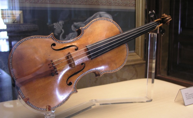 Българската държава притежава малка колекция от изключително ценни музикални инструменти