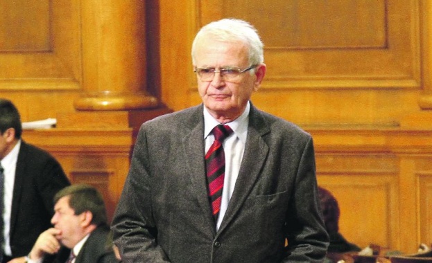 "Атака" нито крепи, нито подкрепя правителството