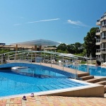 Приходите на хотелите скочиха със 195 млн.