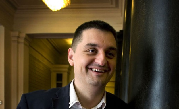 Габрово иска Кирил Добрев да води червената листа	