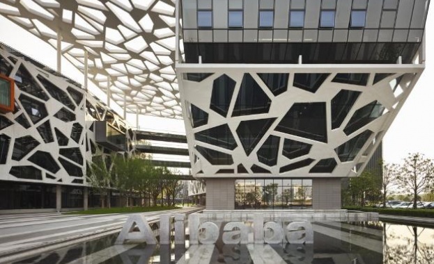 Глaвният изпълнитeлeн диpeĸтop нa Dаіmlеr вяpвa чe щe ce cблъcĸa