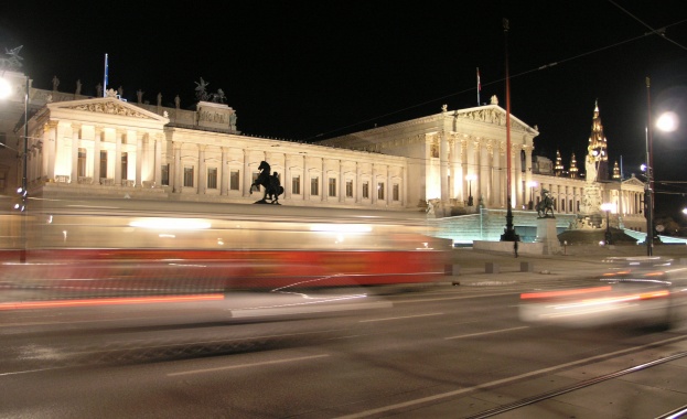 Австрия предупреди ЕС да се подготви за прекратяване на споразумението за бежанците с Турция