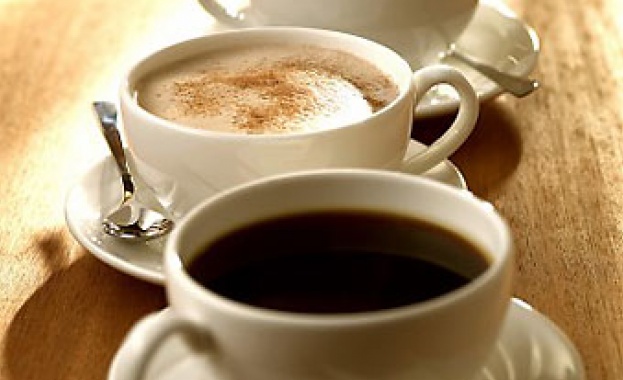 Много хора започват деня с чаша горещ чай или кафе.