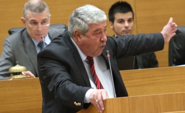 Спас Гърневски от ГЕРБ ще бъде наказан заради снощния хаос в парламента