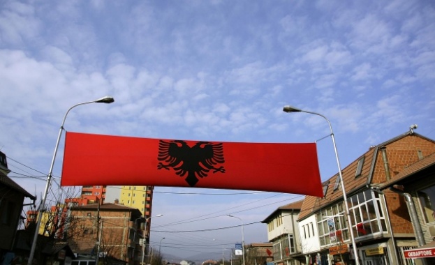 Над 140 души са се натровили при митинг в Албания