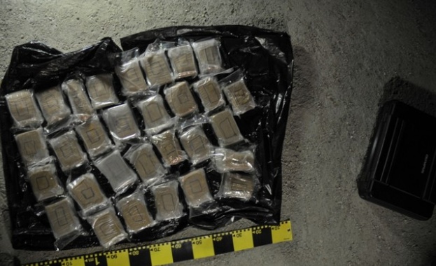Полицията разчисти 8 кг хероин за вътрешния пазар
