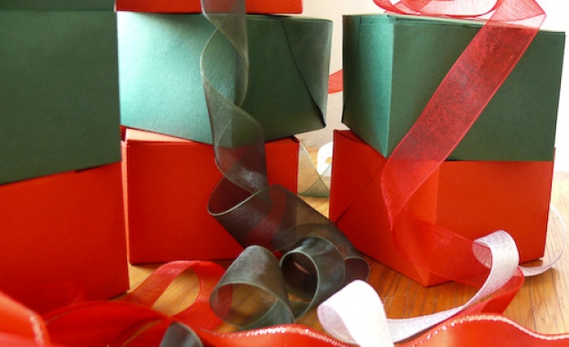 МО раздава подаръци в казанлъшка забавачка 