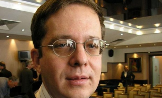 С нови противоепидемични мерки започна седмицата в София барове и