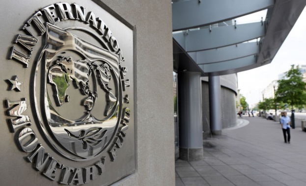 МВФ вижда по-голям риск за световната икономика, ако централните банки