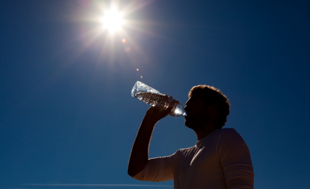 Жълт код за опасни горещини е обявен за цялата страна