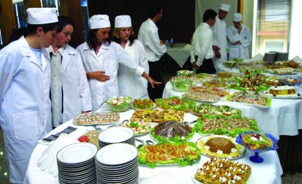 90 хил. души ни слугуват по празниците 