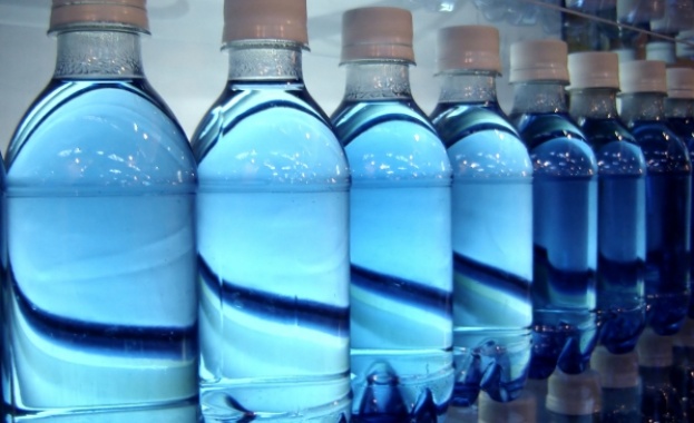 Петнадесет неправителствени организации поискаха да се премахнат пластмасовите бутилки с