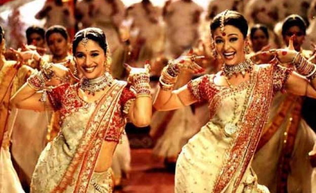 Звезди от Боливуд ни рекламират като филмова дестинация в Индия