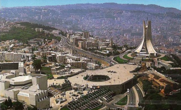 Анадолска агенция Президентът на Алжир намекна за връщане на Сирия
