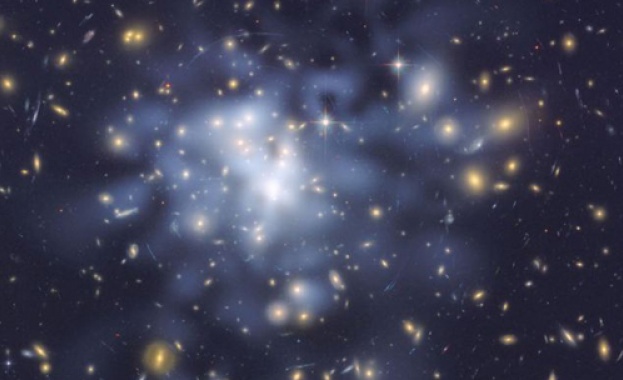 Нови наблюдения уточниха природата на тъмната материя 