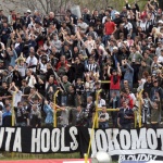 Футболните фенове са лоши. А полицията?