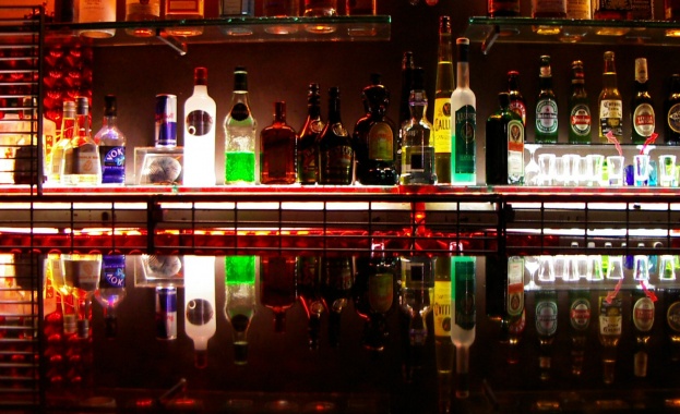 От днес в Австрия отпада изискването заведенията да затварят в