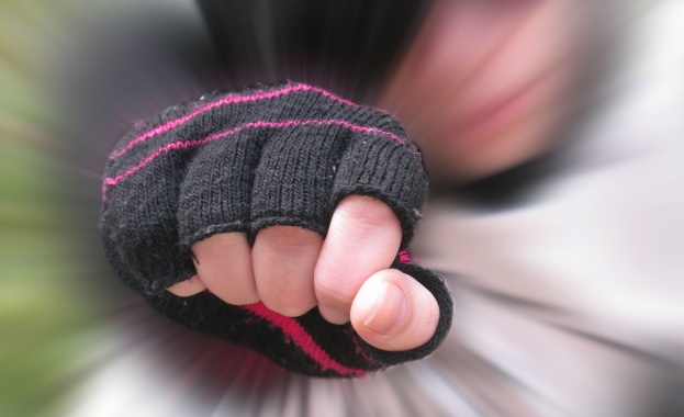 След боя заради поставена скоба в центъра на София нов