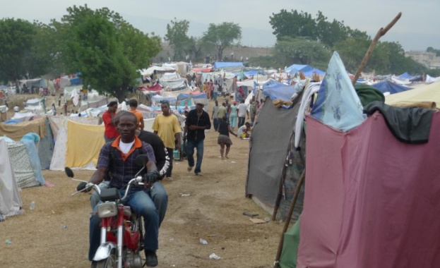 Заразени хаитяни съдят ООН