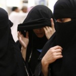 Мъже следят жените си с мобилно приложение в Саудитска Арабия 