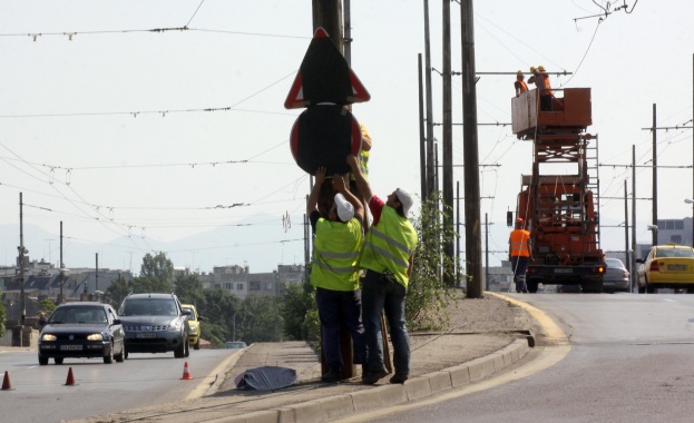 Стартират ремонти на улиците във Варна