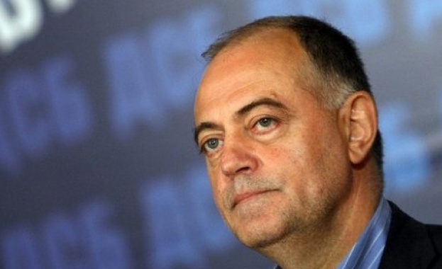 Трябва да се разследва свалянето на руския самолет, притеснен ген. Атанасов