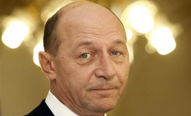 Бъсеску няма да приеме прегледа на стендбай споразумението с МВФ