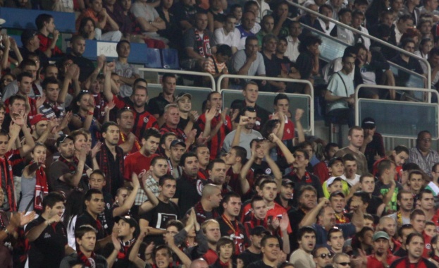 След ВМРО и футболни фенове тръгват към Катуница  